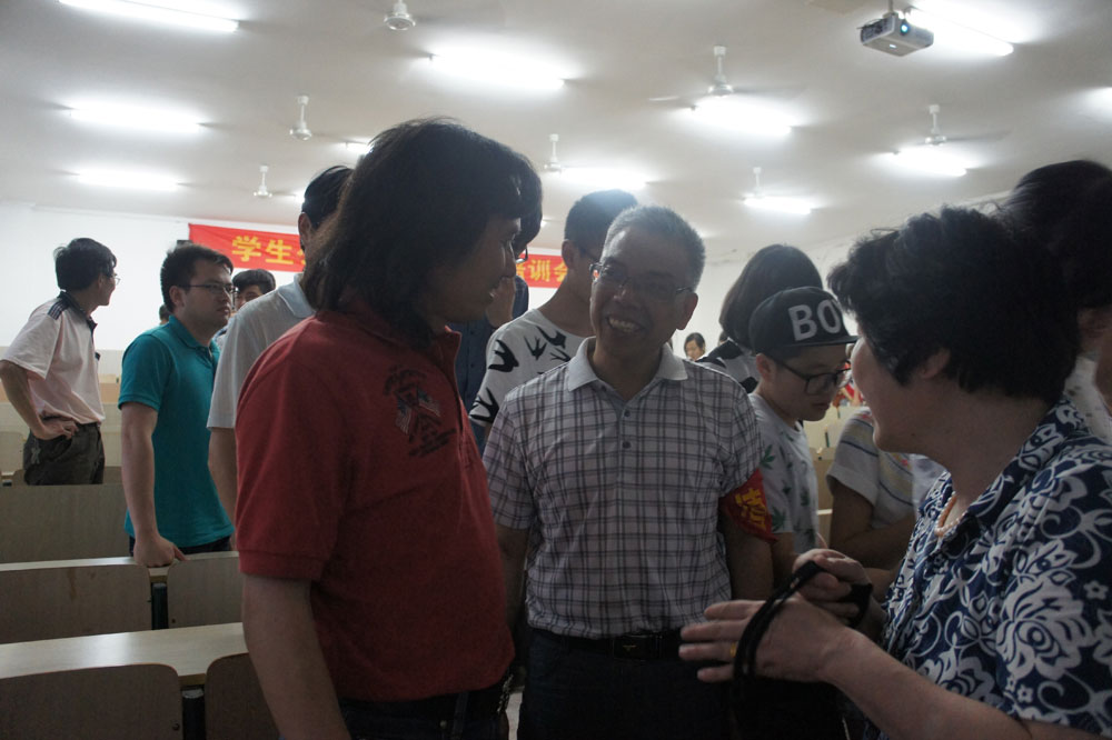 黄小明大师为广厦学院的学生们讲课4